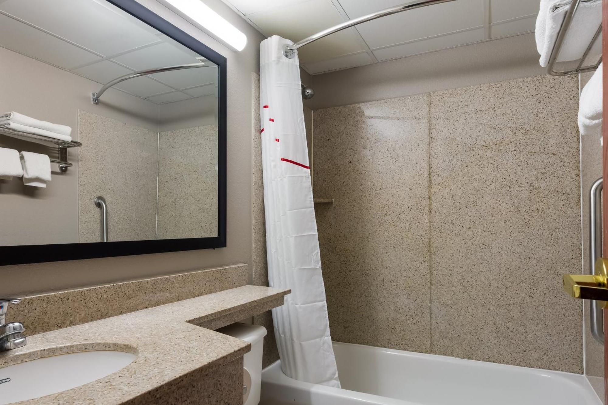 Red Roof Inn Hartford- Нью-Брітен Екстер'єр фото